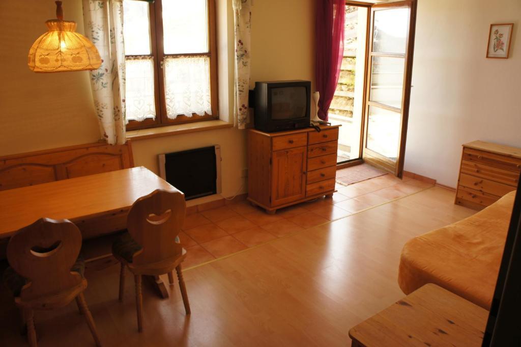 Apartment Margret Im Haus Sonnleitn Sonnenalpe Nassfeld Ruang foto